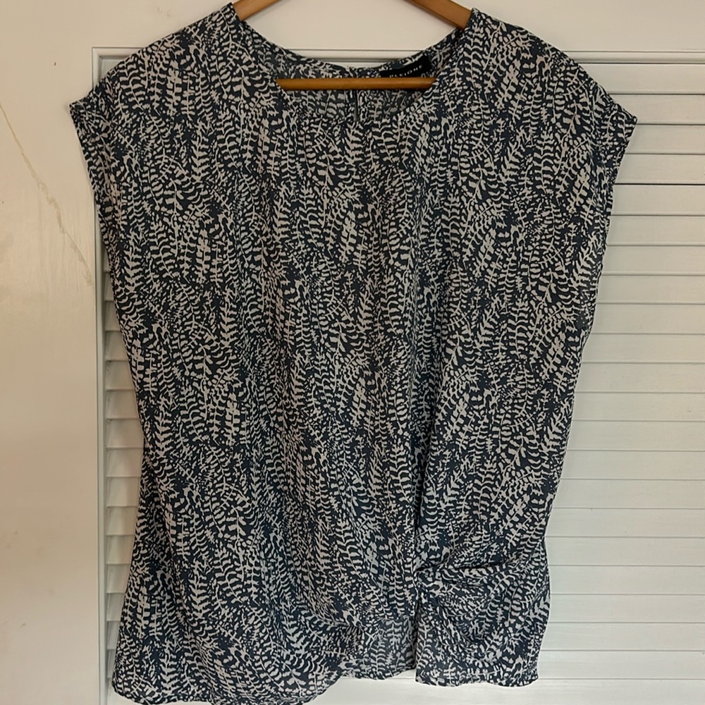 Pleione top, size Large